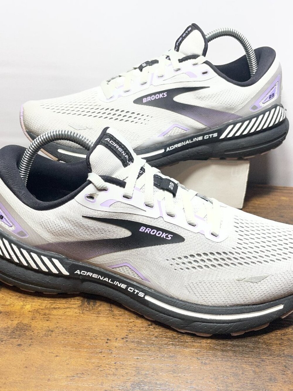 Brooks Adrenaline GTS 23 Women’s Size 11 B Med Running Shoes Gray Purple